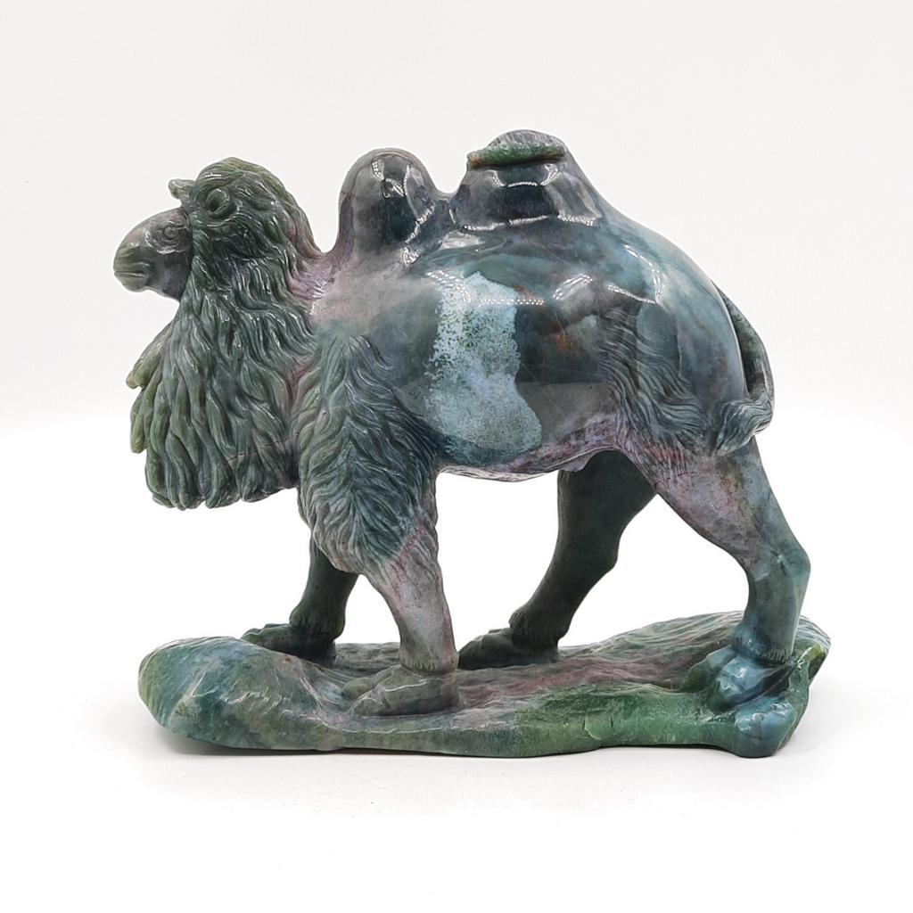 Скульптура "Верблюд", океаническая яшма