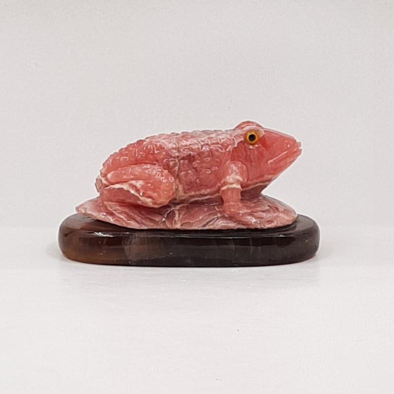 Скульптура "Лягушка", родохрозит, Аргентина