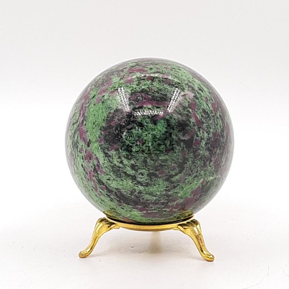 Шар, корунд красный в цоизите, Индия