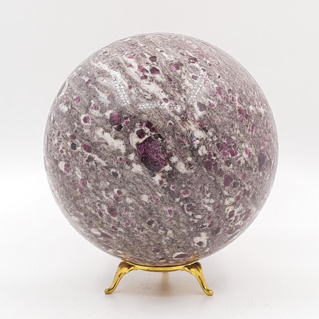 Шар, корунд красный в полевом шпате, Пакистан