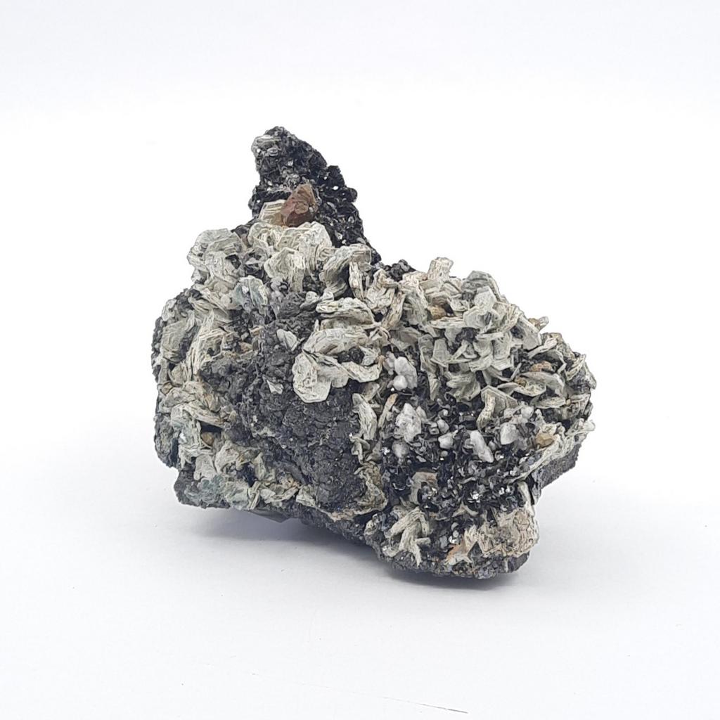 *Кварц, галенит, гематит, кальцит, Россия, Дальний Восток, Дальнегорск