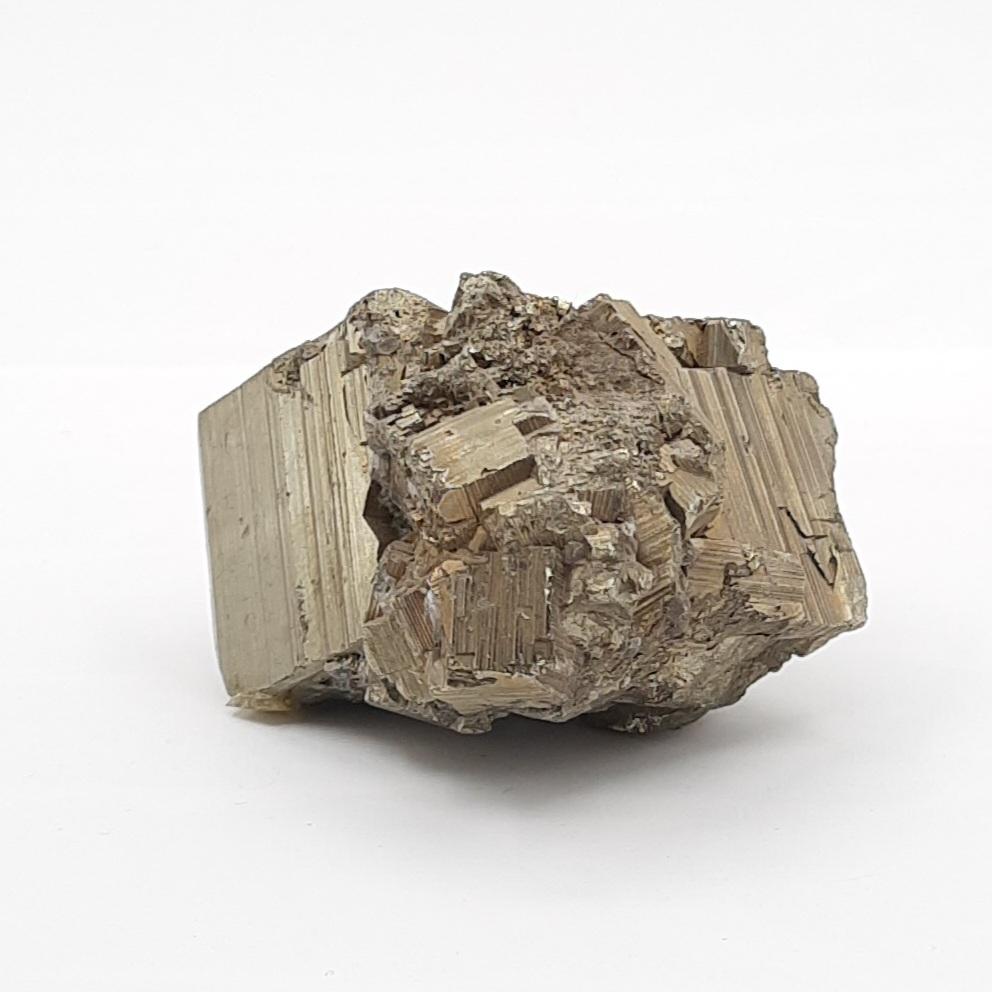 *Сросток кристаллов пирита