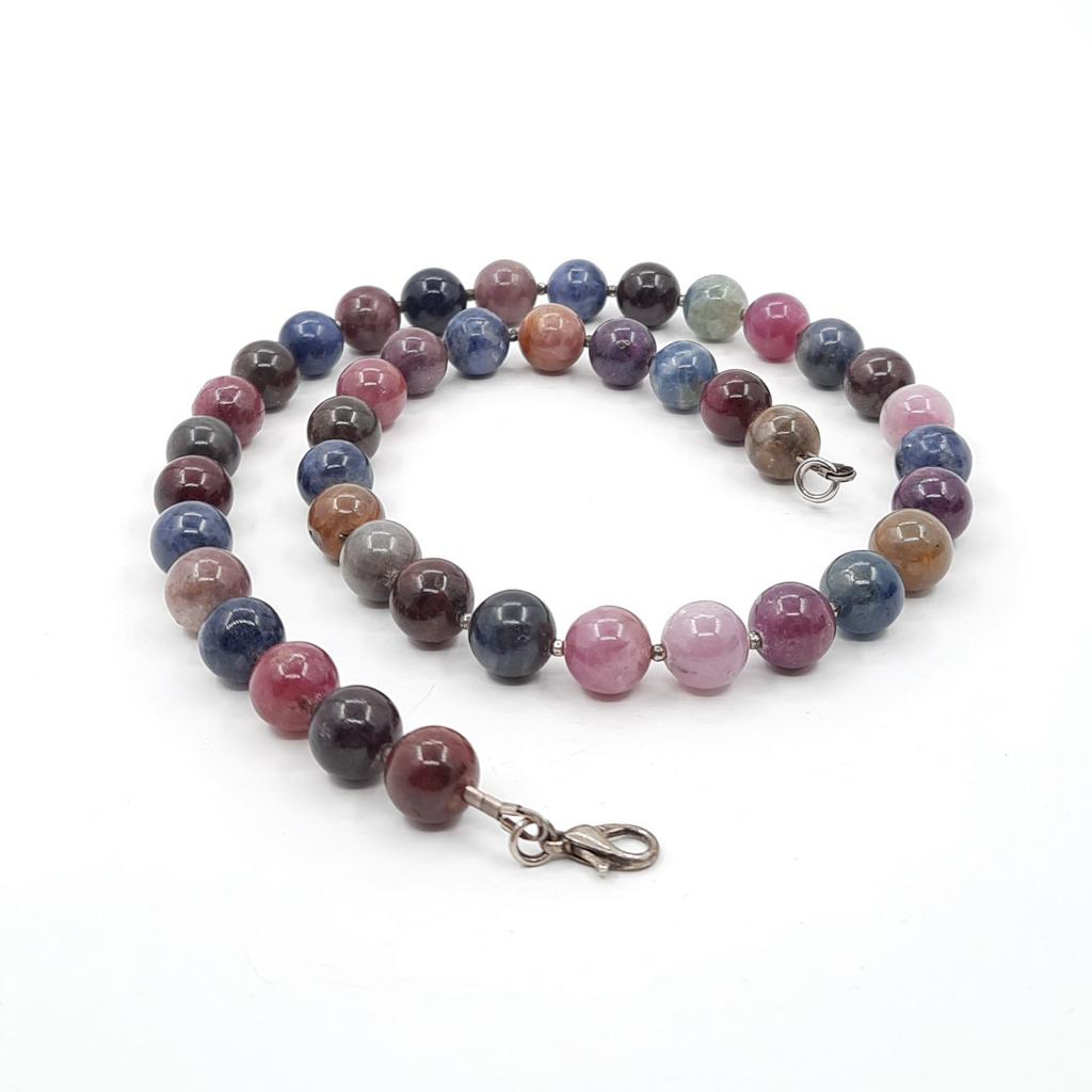 Бусы, корунд