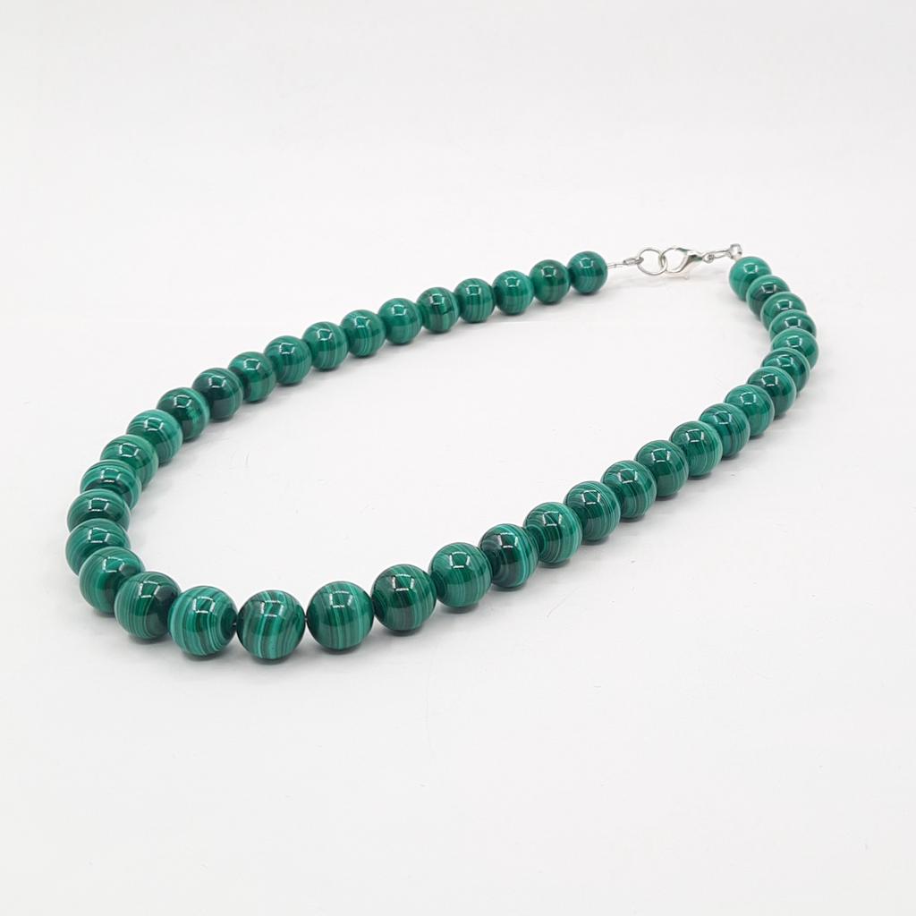 Бусы, малахит