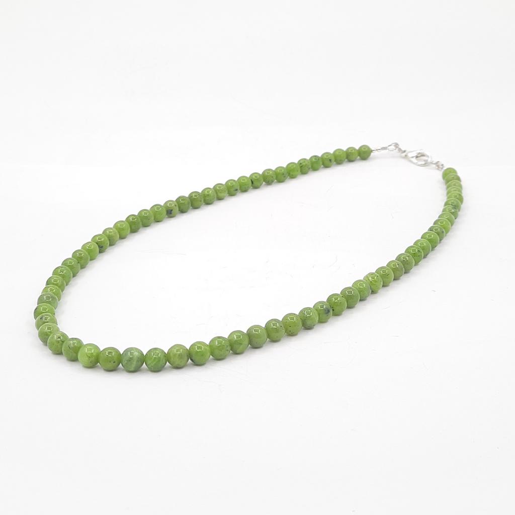 Бусы, нефрит