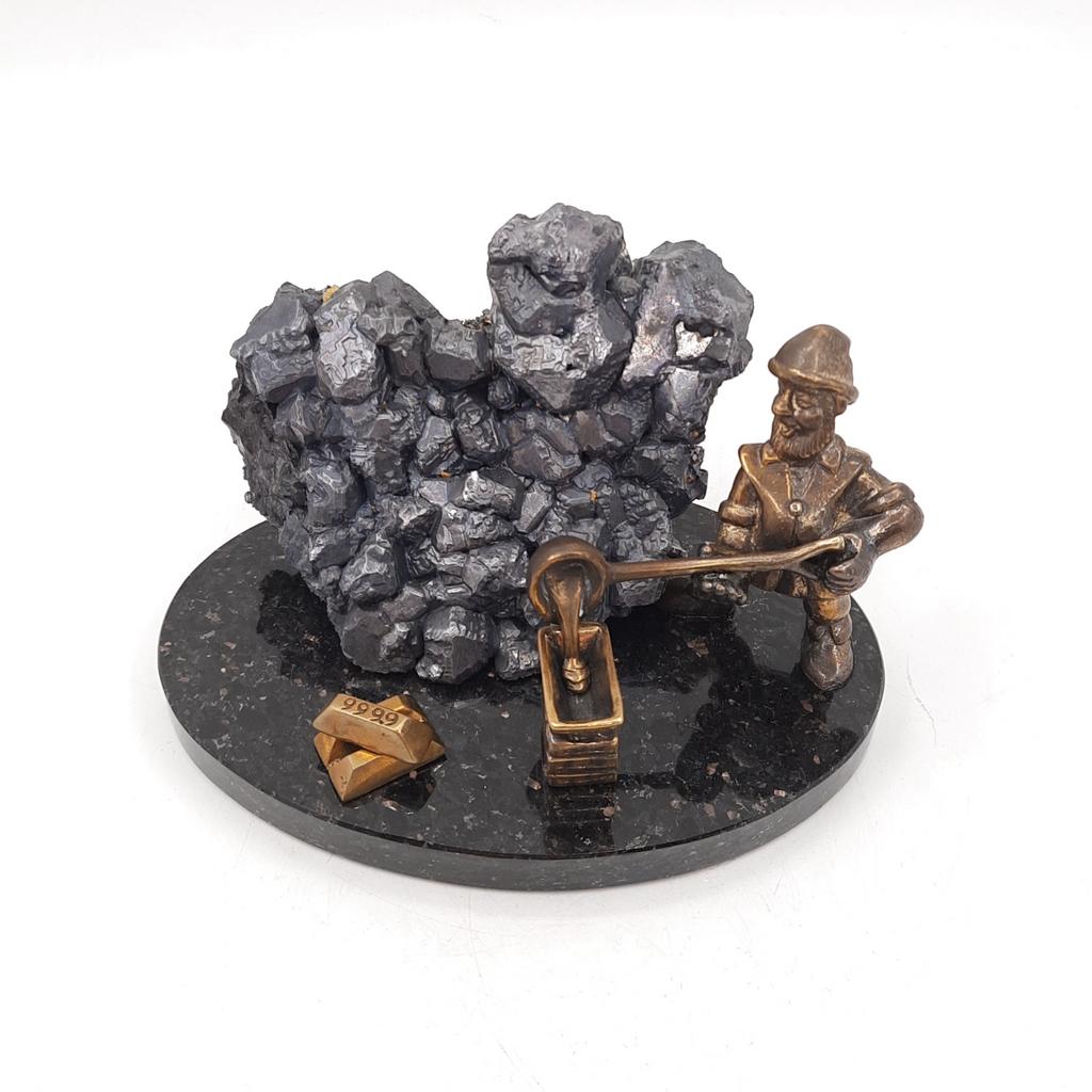 Композиция "Гном-литейщик"