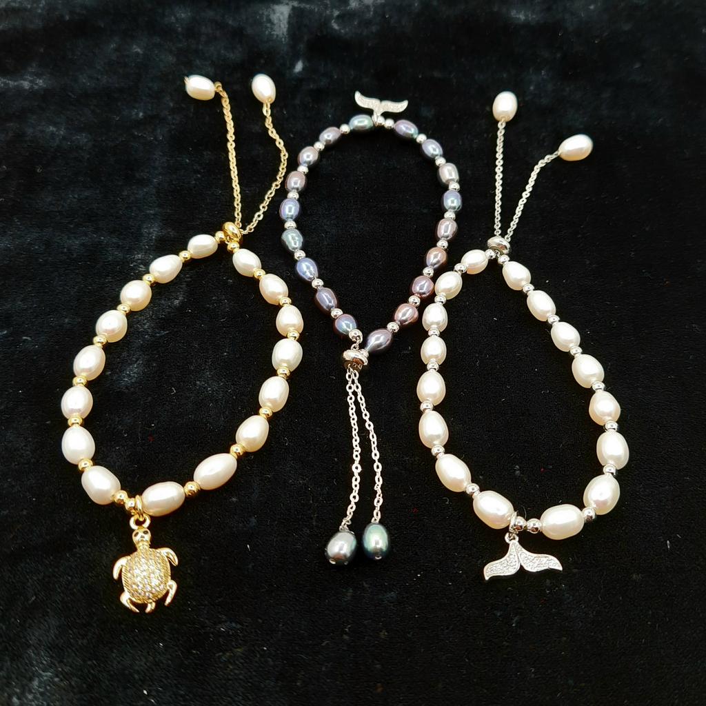 Браслет с шармами, жемчуг