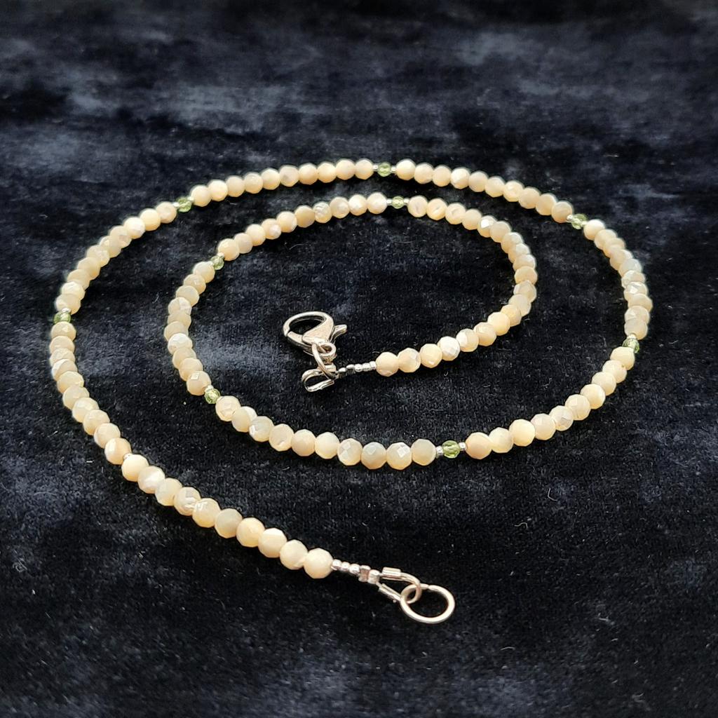 Бусы, перламутр