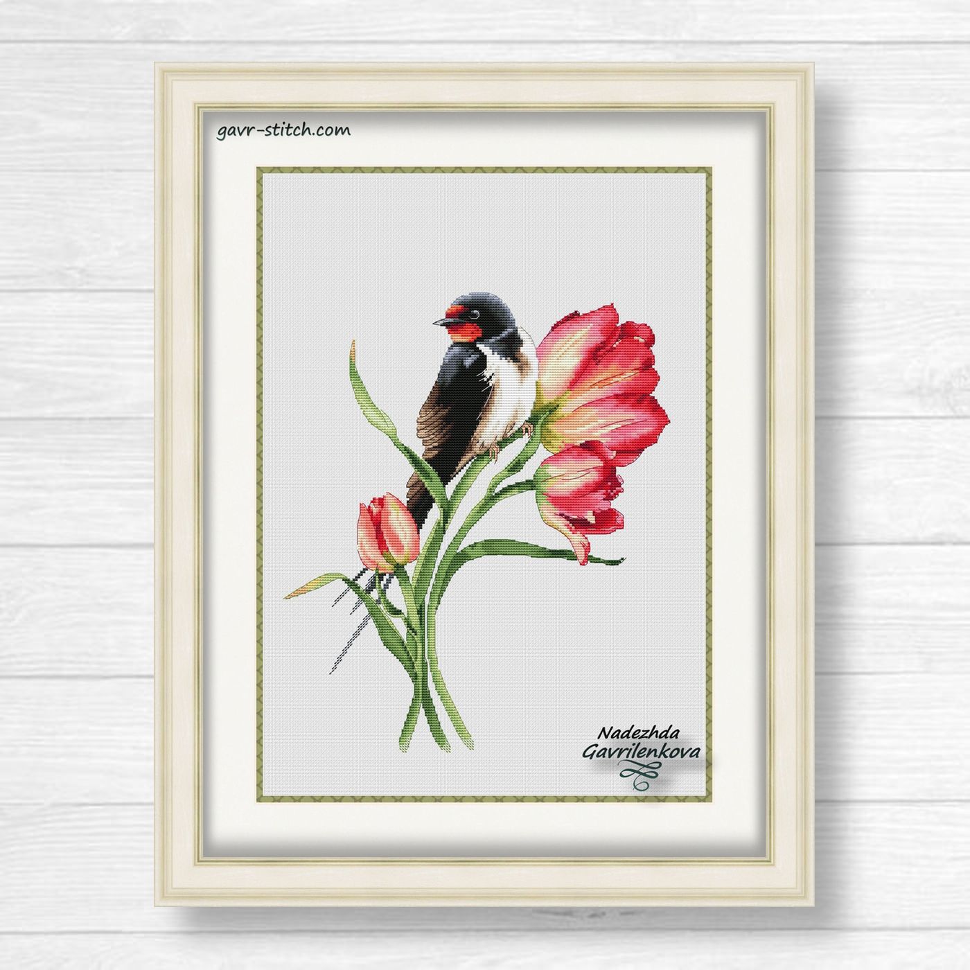 Ласточка в цветах 4