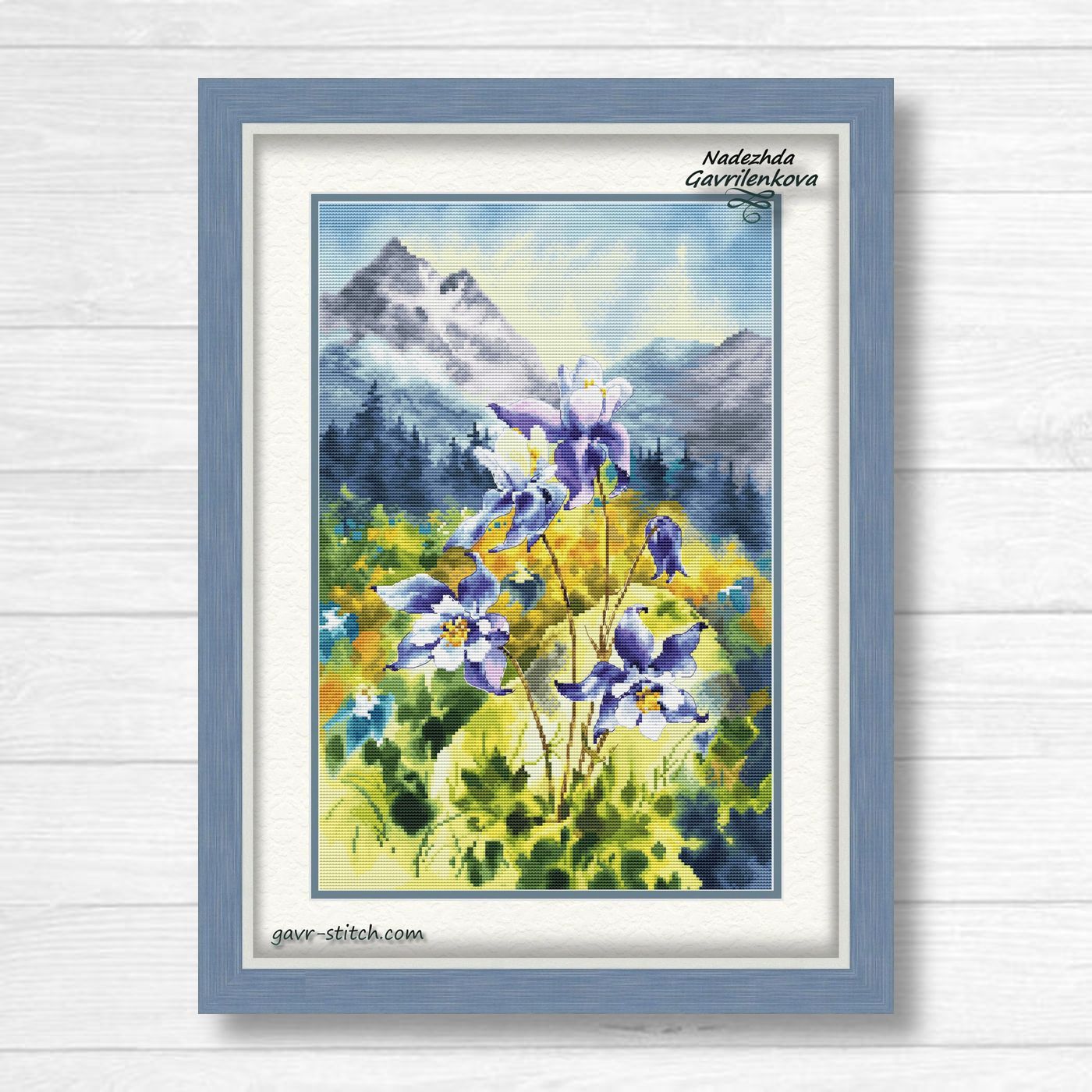 Цветы в горах. Аквилегия