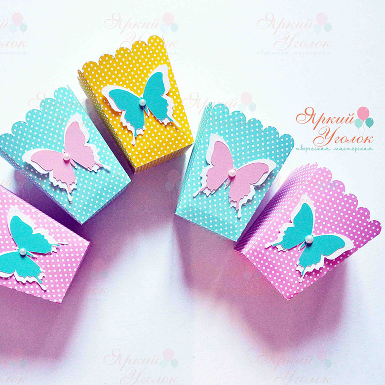 Стаканчики для сладостей или попкорна с объемным декором Бабочки