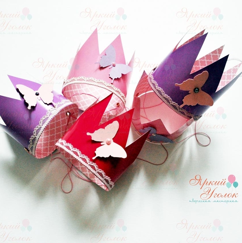 Короны розово-фиолетовые с объемным декором Бабочки и кружевом