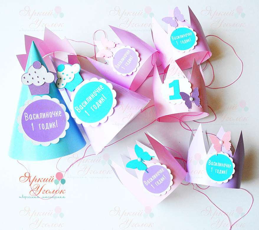 Колпачки и короны с кексиками и бабочками