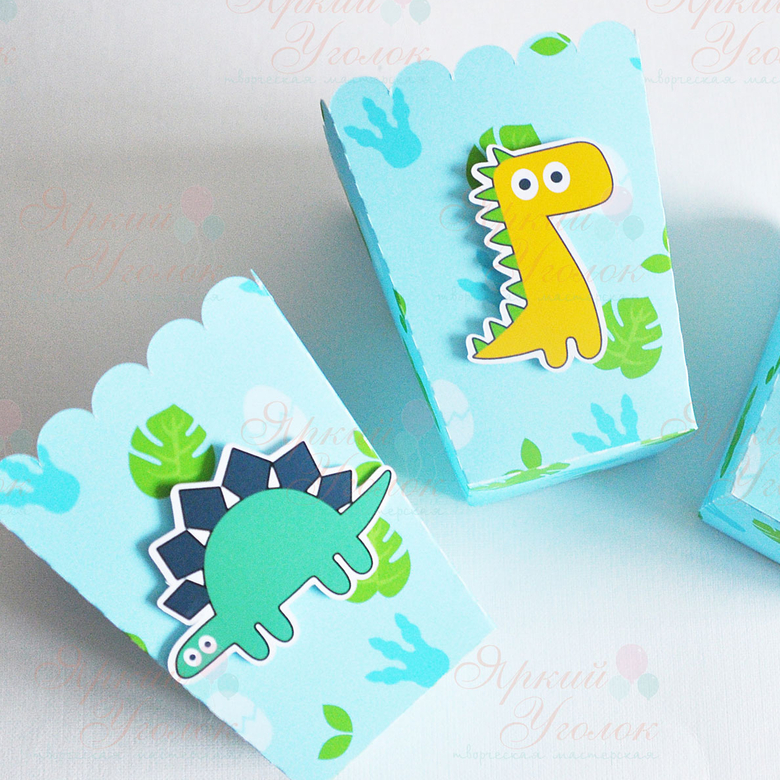 Стаканчики для сладостей или попкорна с напечатанным декором яркие динозаврики