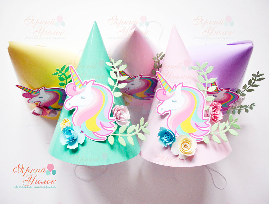 Колпачок с объемными цветами, единорогом, цветами