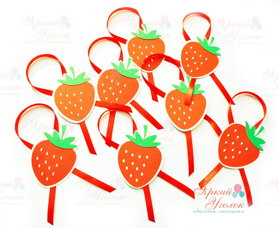 Табличка многослойная с декором и ленточкой Клубнички