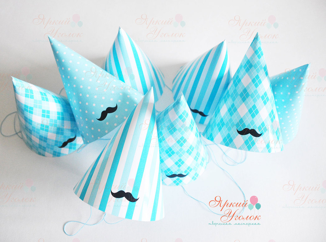 Колпачки с напечатанным рисунком и надписью "Маленький джентельмен"