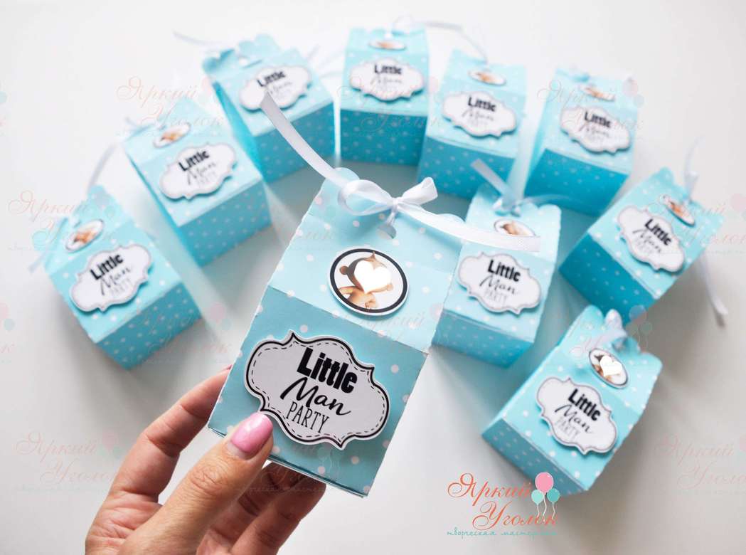 Бонбоньерка с надписью и объемным декором "Маленький джентельмен"