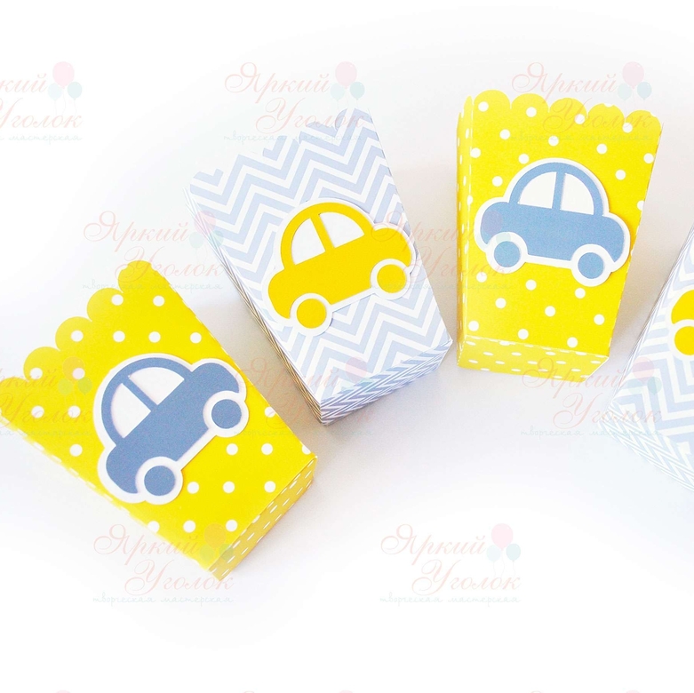 Стаканчики для сладостей или попкорна с объемным декором "Классические машинки"