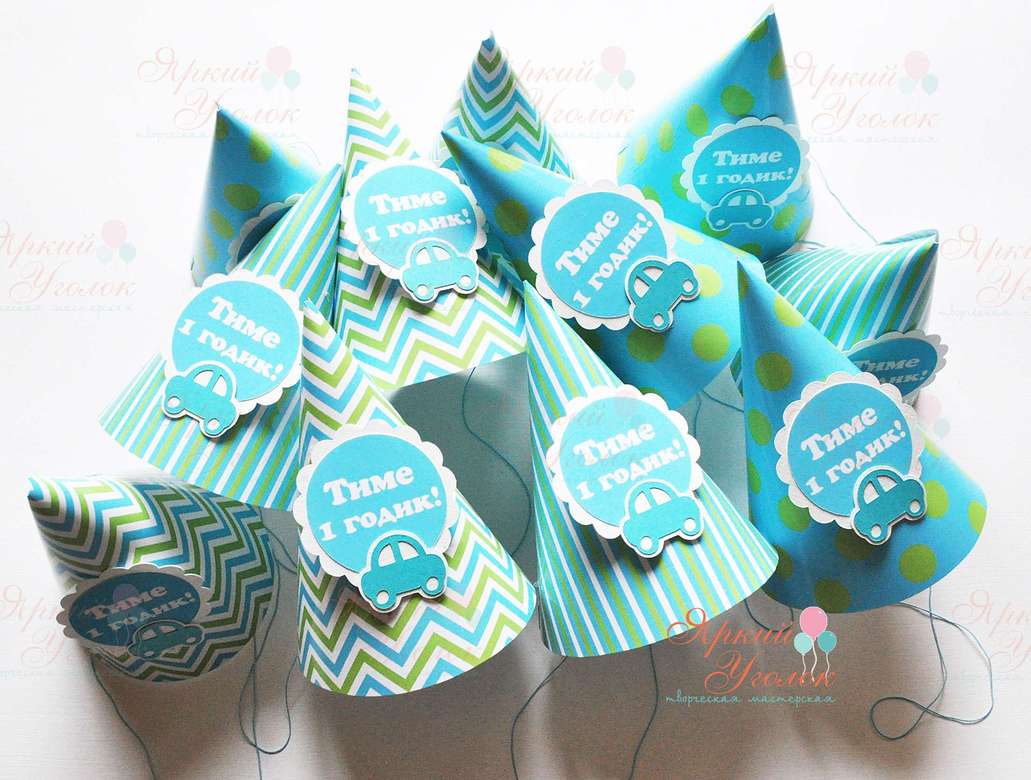 Колпачки с объемным декором и надписями "Классические машинки"