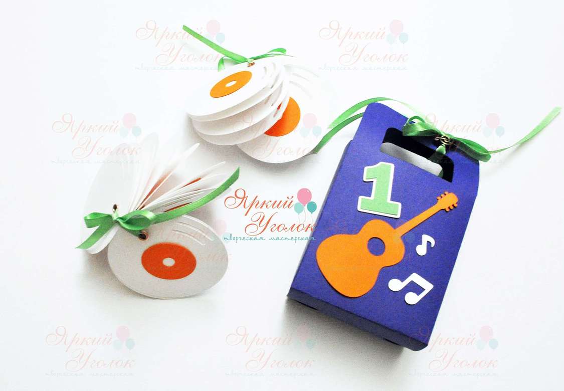 Коробочка с фигурными карточками для пожеланий "Музыка"