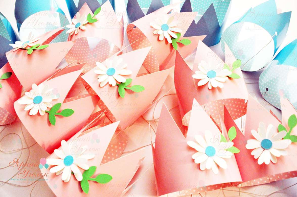 Короны с объемным декором "Цветочки"