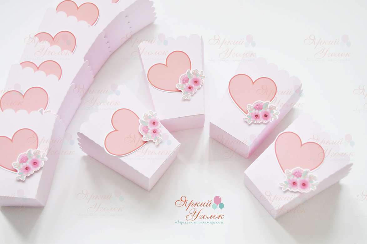 Стаканчики для сладостей или попкорна с напечатанным декором "Сердечко с цветами"