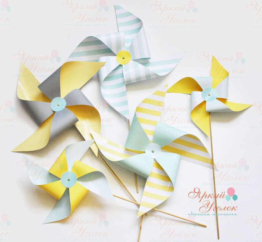 Декоративные вертушки серо-желтые