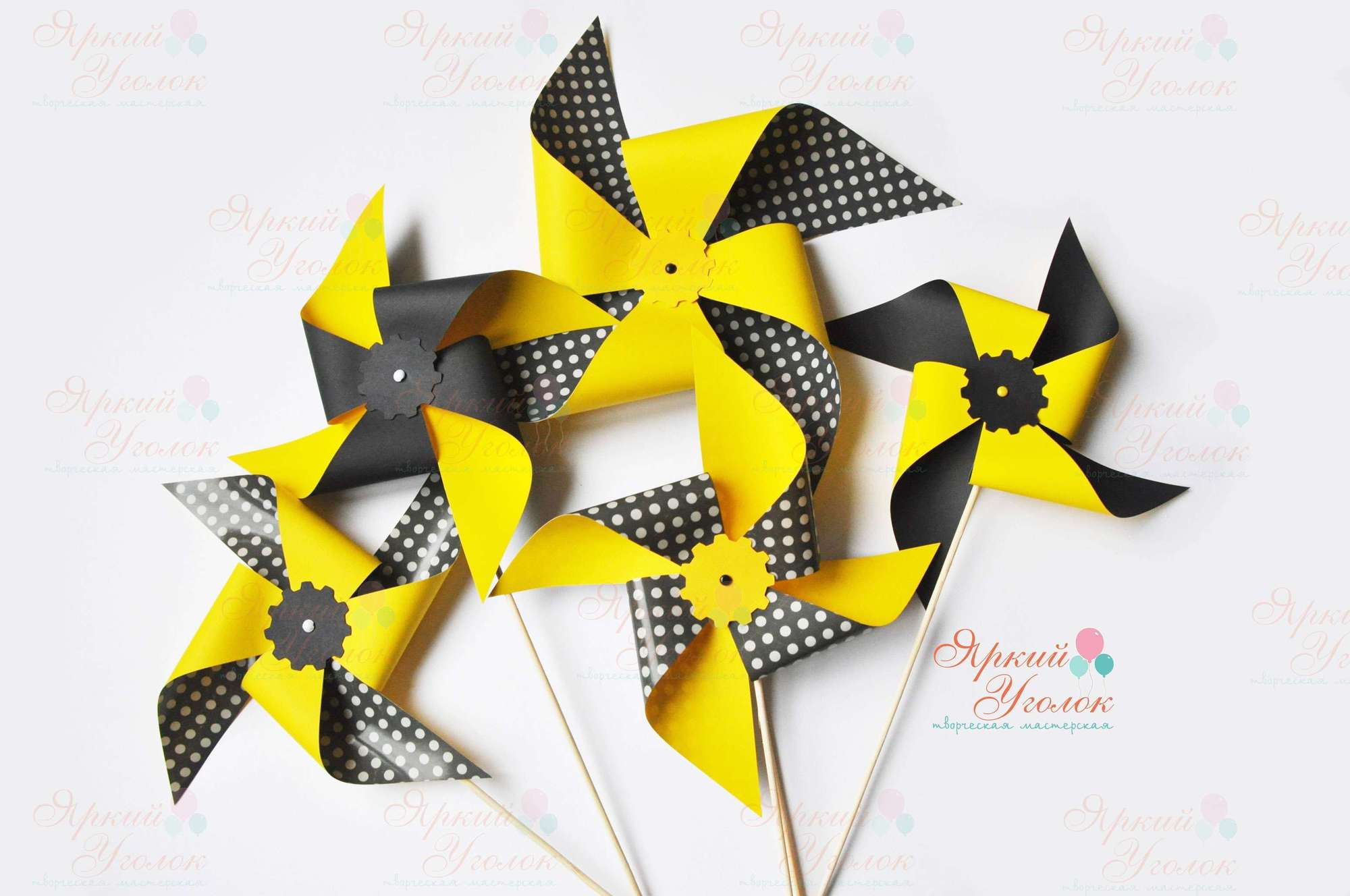 Декоративные вертушки черно-желтые с шестеренками