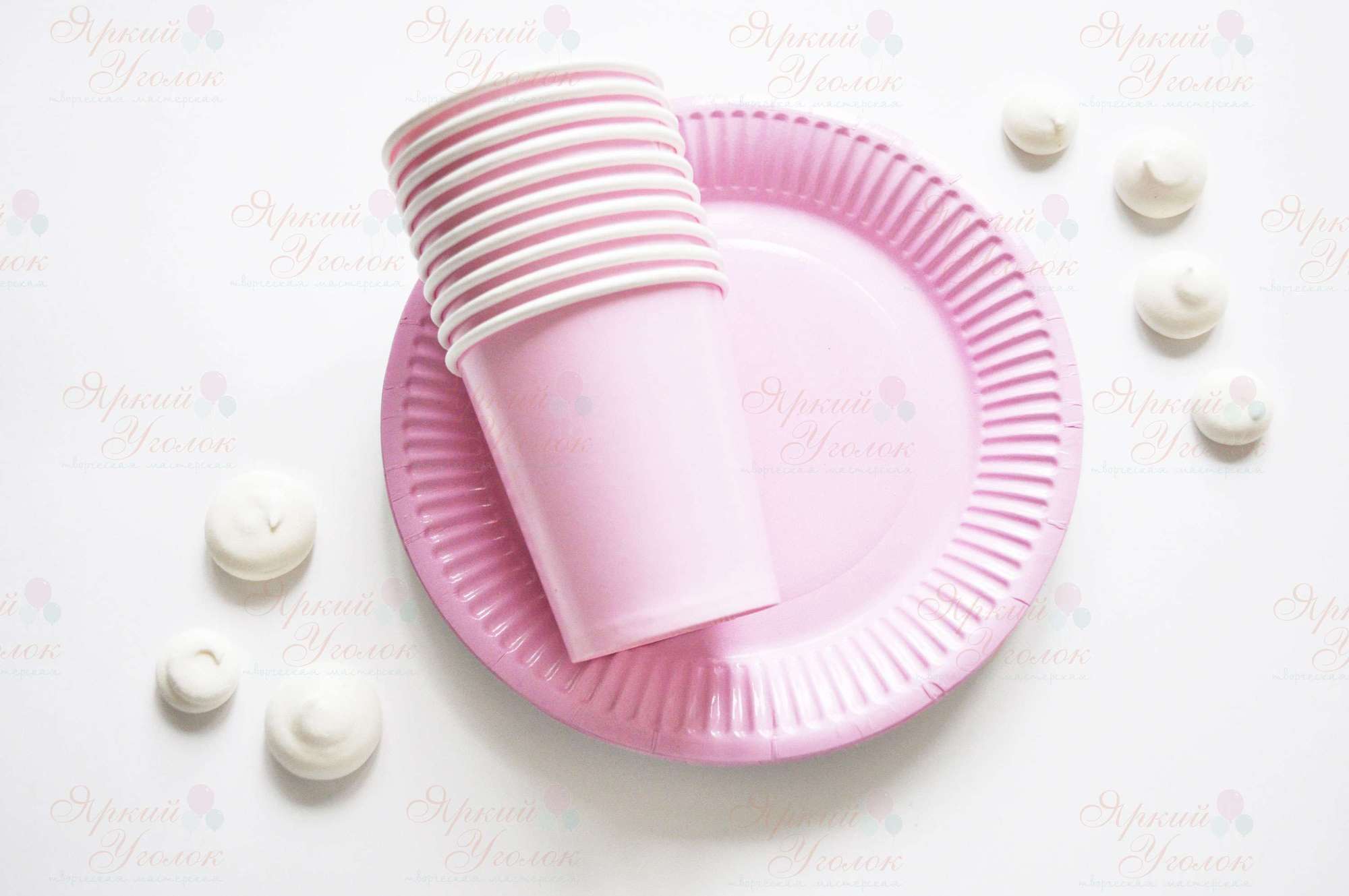 Бумажные тарелки розовые