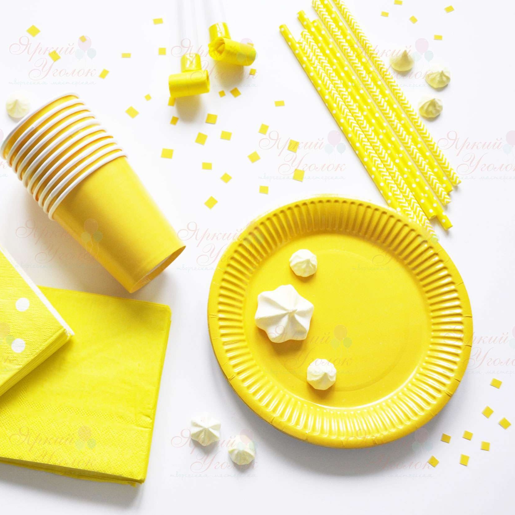 Бумажные тарелки желтые