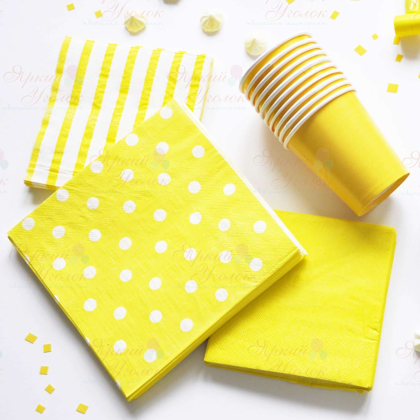 Бумажные салфетки (большие) желтые с рисунком - горох
