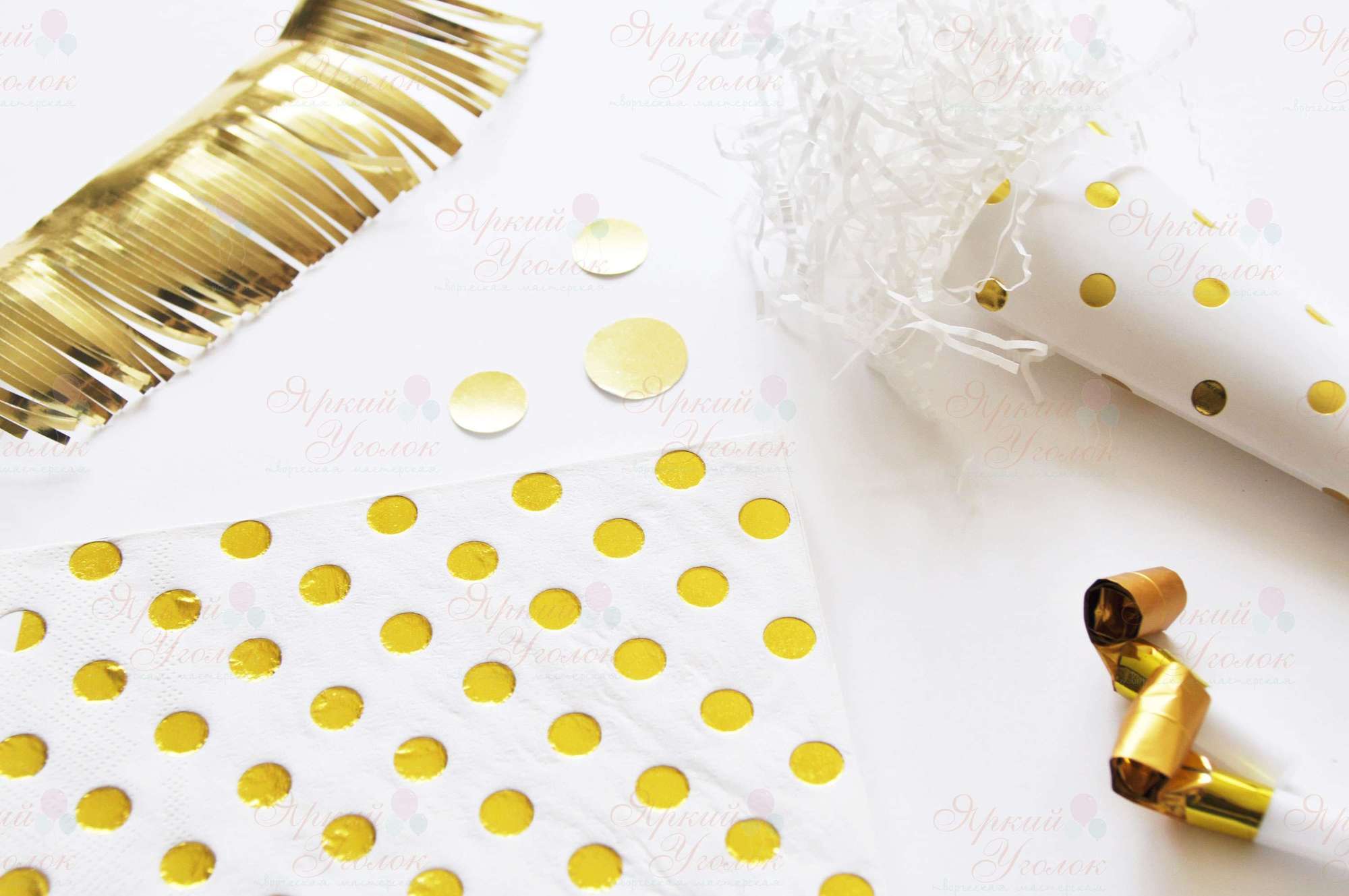 Бумажные салфетки (большие) белые с рисунком - золотой горох