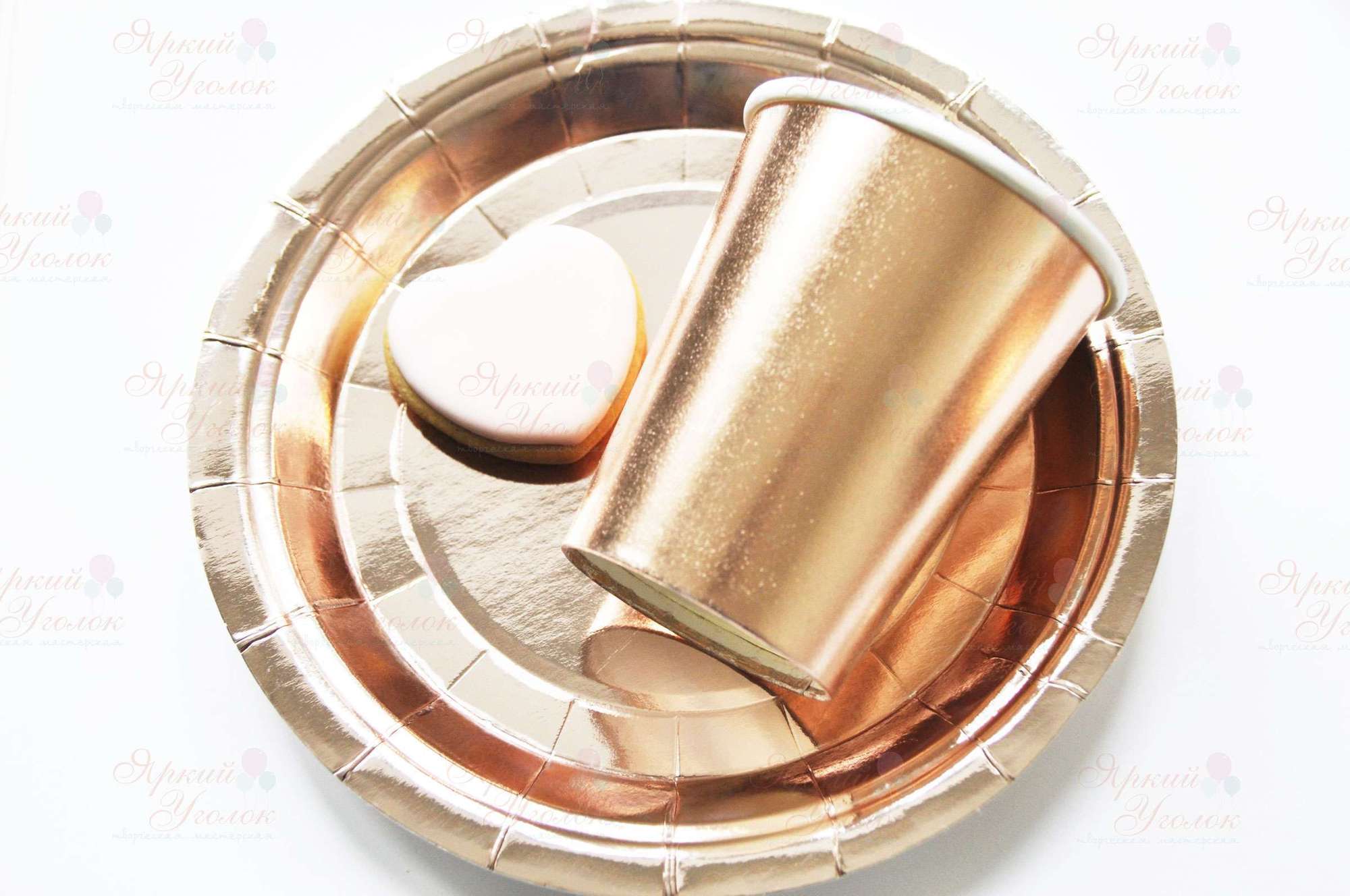 Бумажные тарелки розовое золото