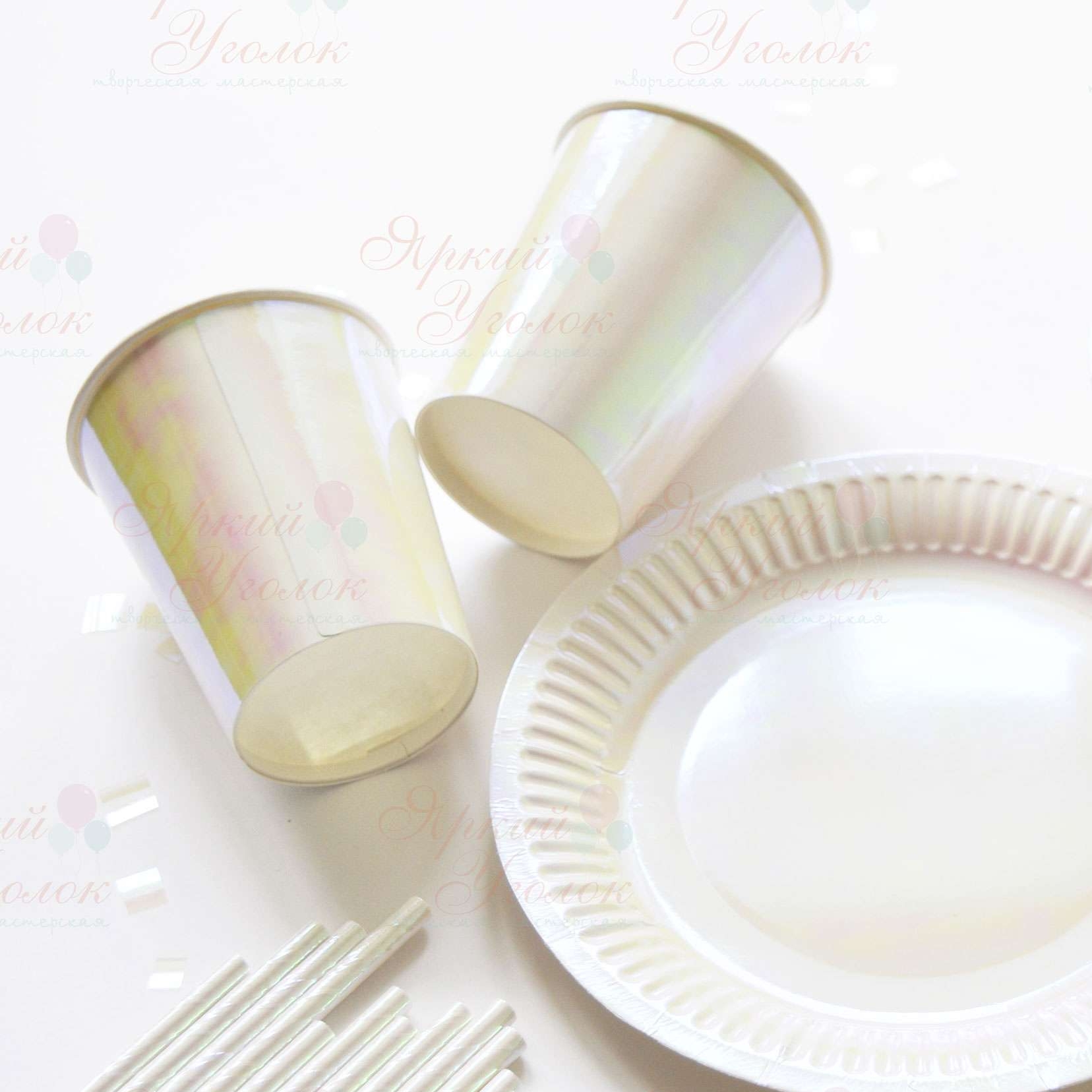 Бумажные стаканчики белые голография