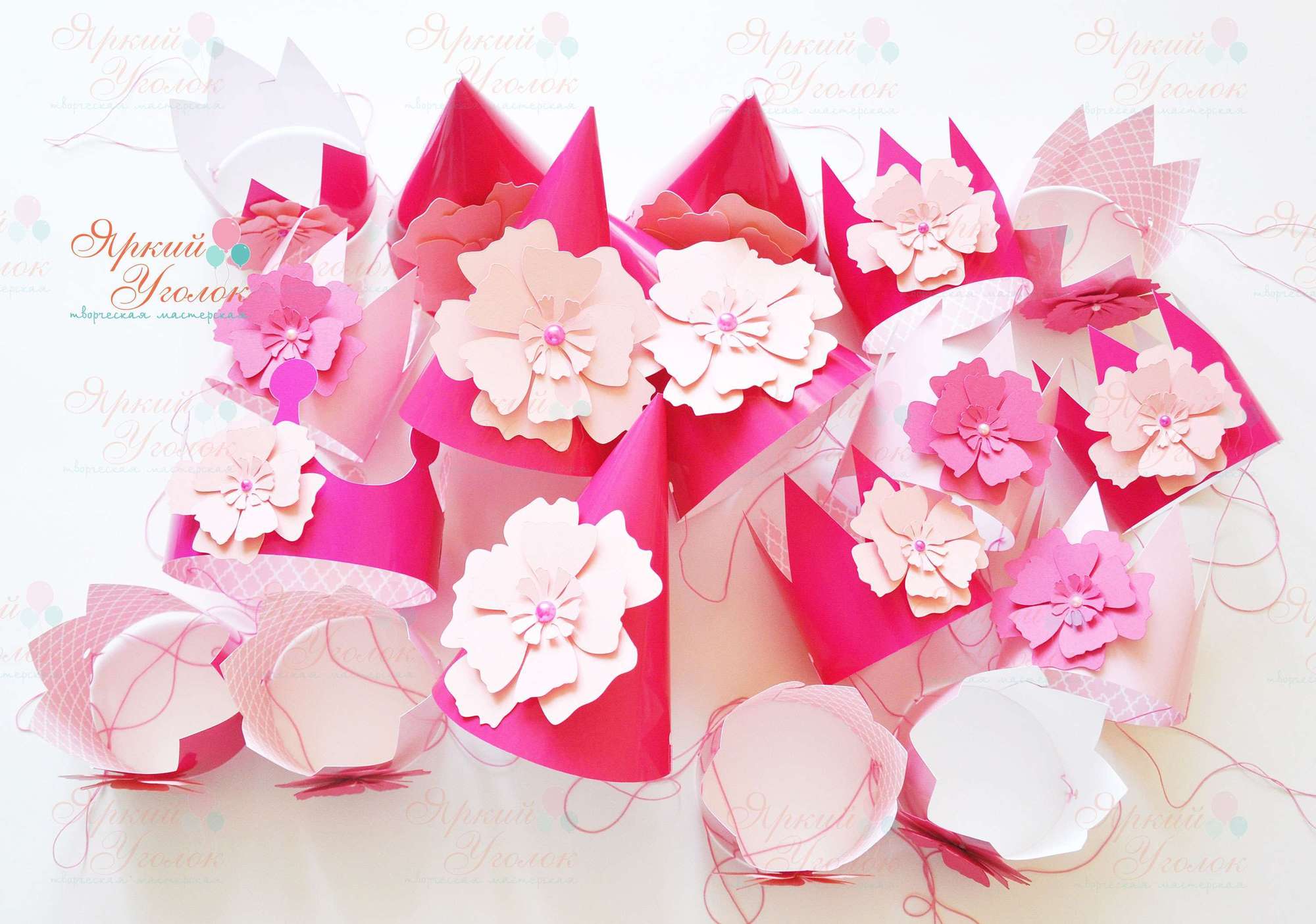 Колпачки и короны со сложным декором - с объемными цветами