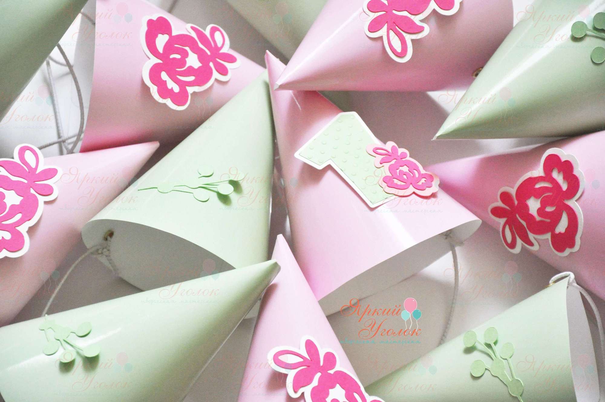 Колпачки с объемным декором "Цветы"