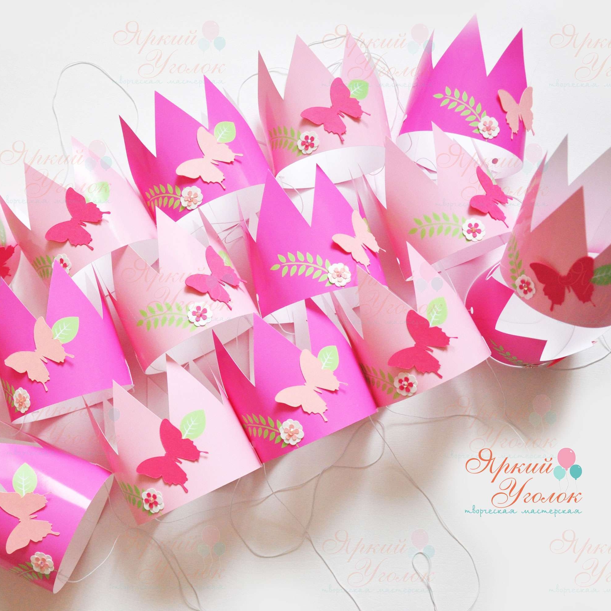 Короны малиновые с объемным декором "Бабочки и цветочки"