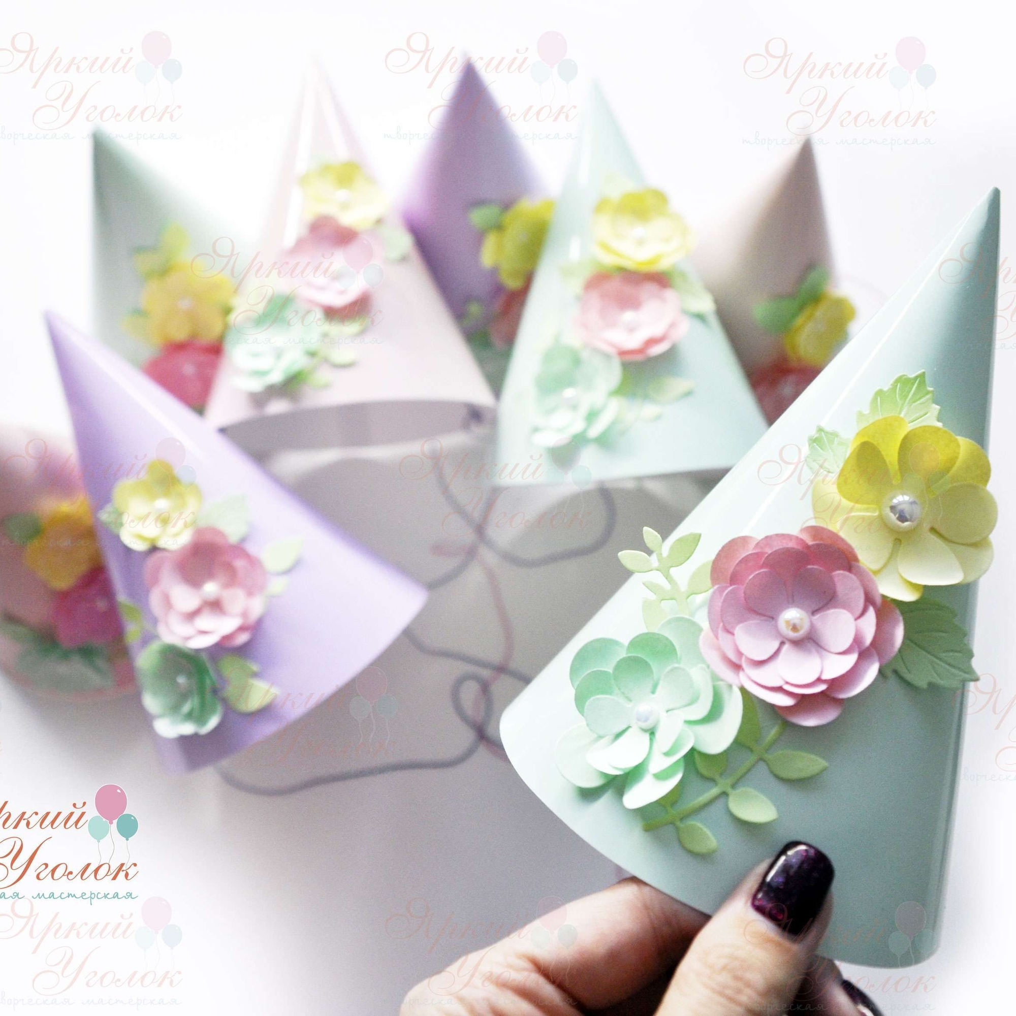 Колпачки пастельные со сложным декором - с объемными цветами