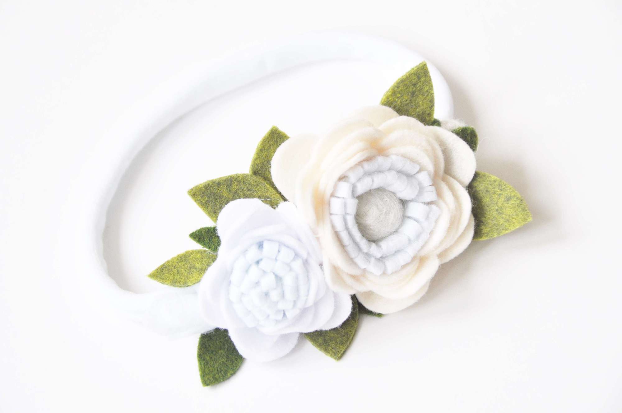 ПОВЯЗКА БЕЛЫЕ ЦВЕТЫ