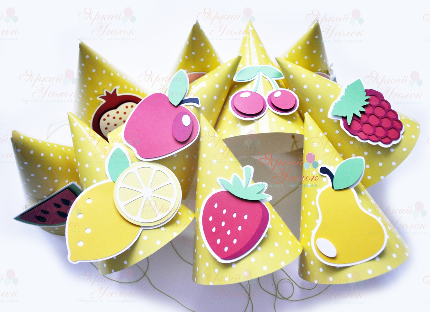 Колпачки со сложным декором - с объемными ягодами и фруктами