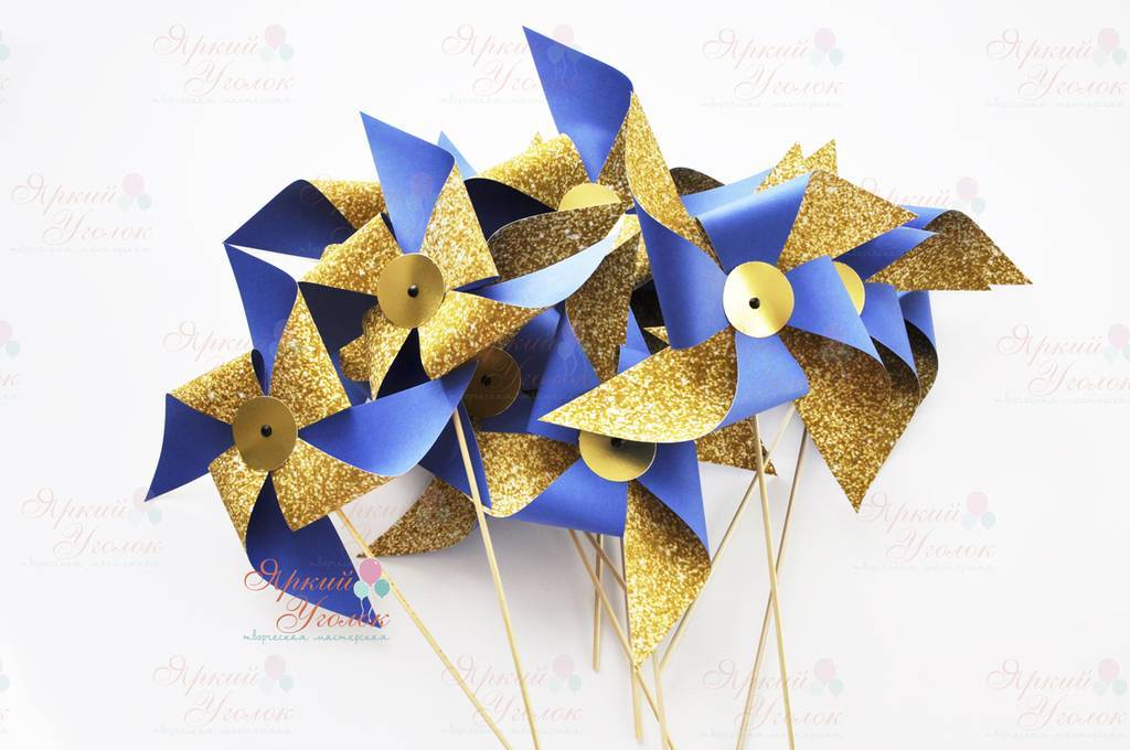 Декоративные вертушки синие