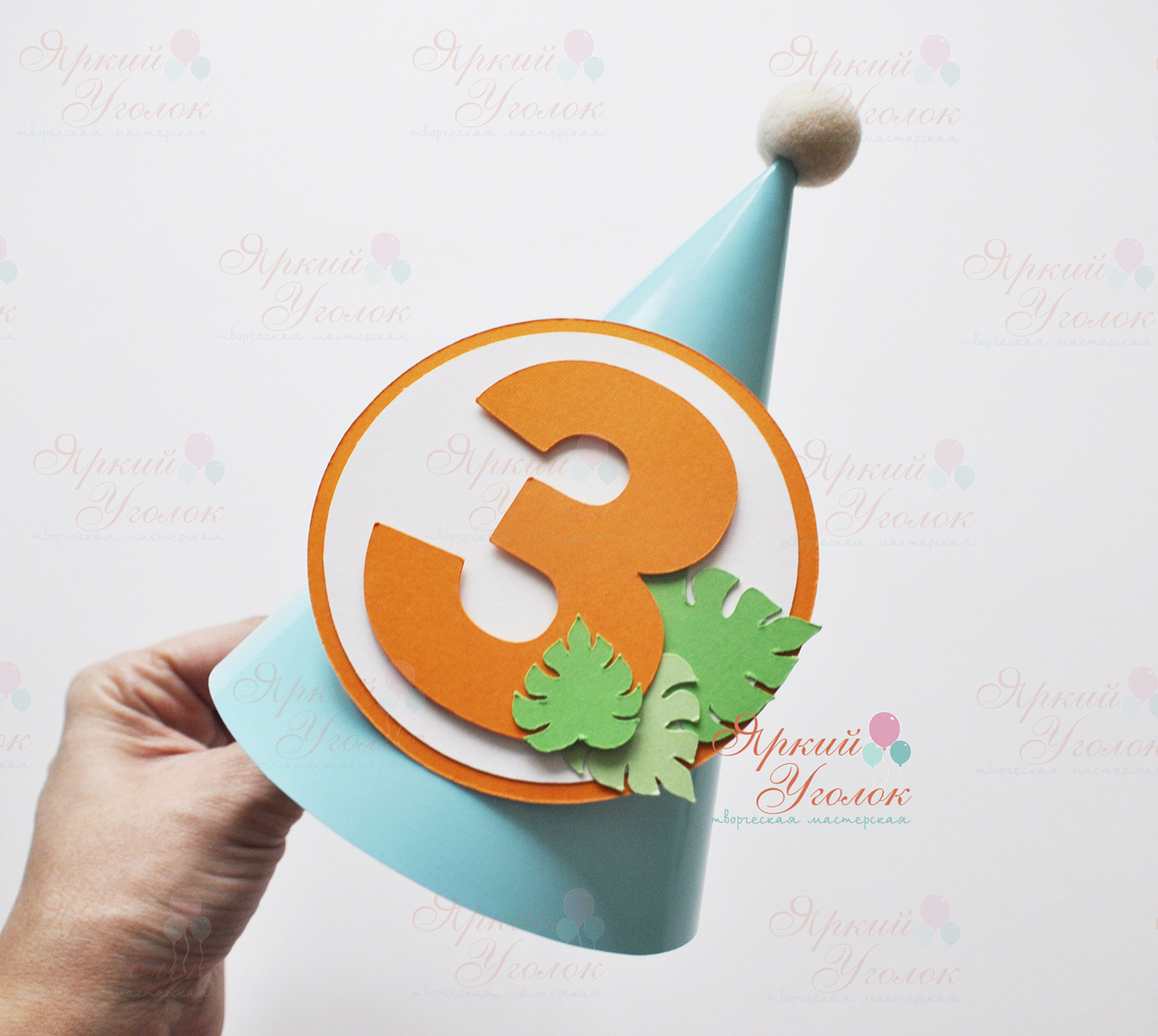 Колпачок яркий с объемным сложным декором