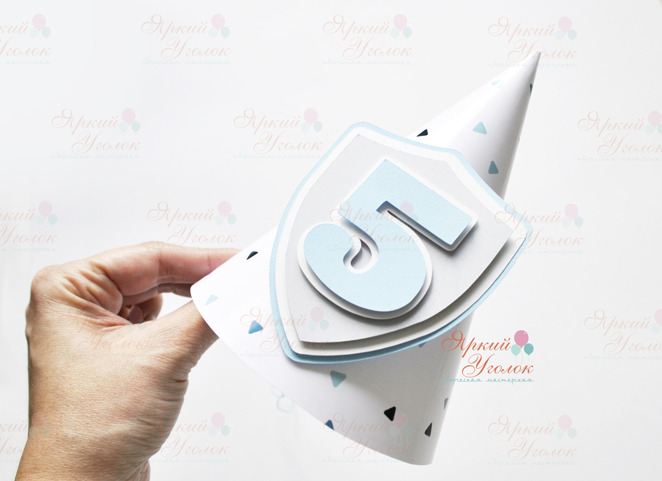 Колпачок со сложным объемным декором для именинника "Полиция"