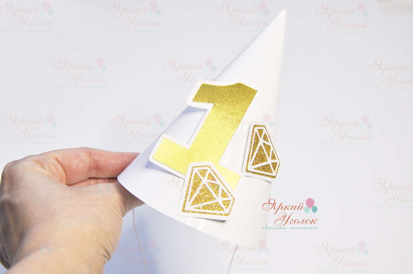 Колпачок со сложным объемным золотым декором "Золото - алмазы"