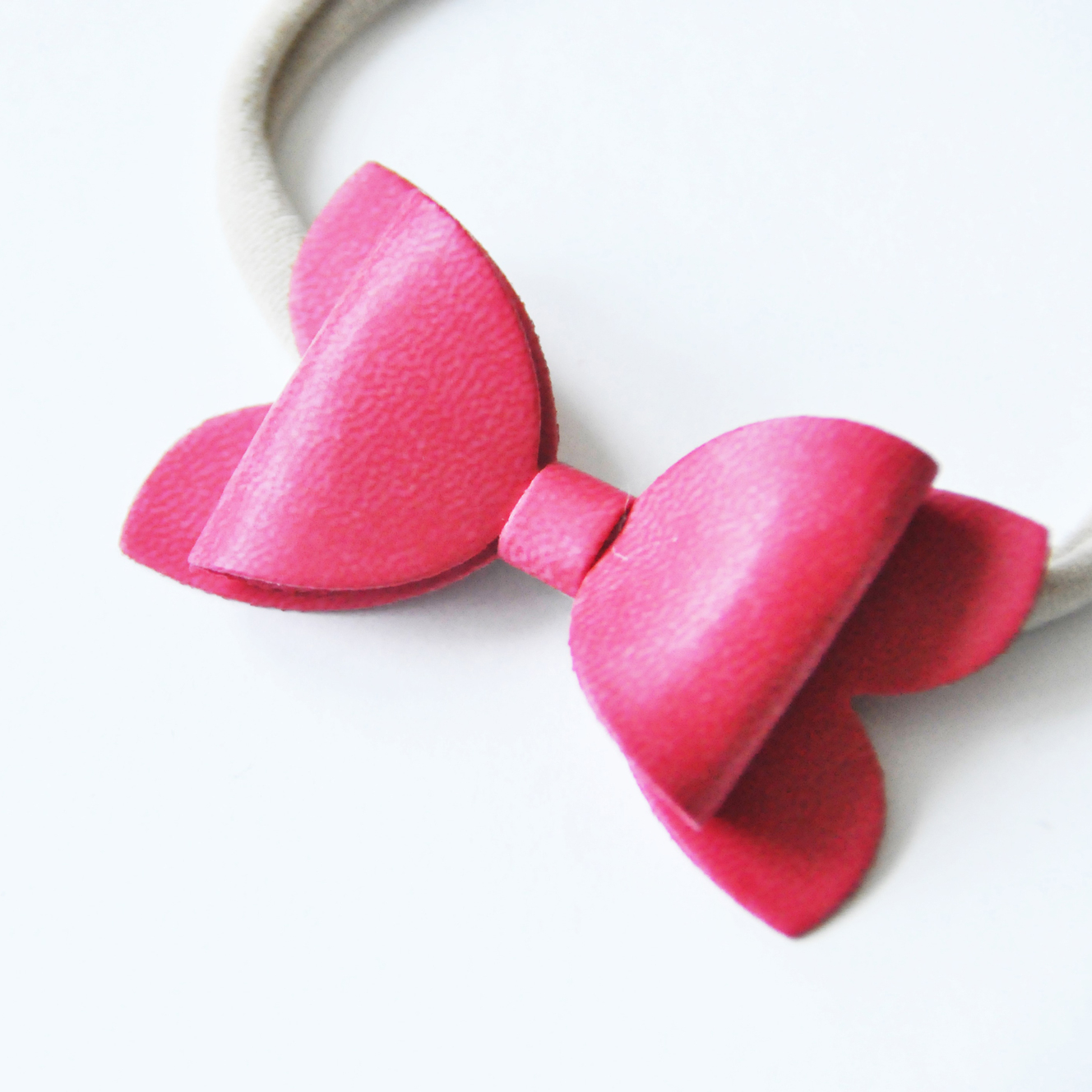 Повязка с бантиком из эко кожи