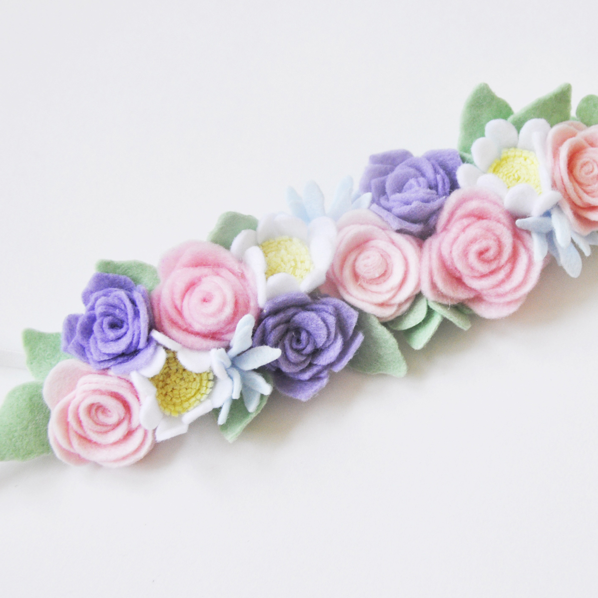 ПОВЯЗКА КОМПОЗИЦИЯ НЕЖНЫЕ ЦВЕТЫ