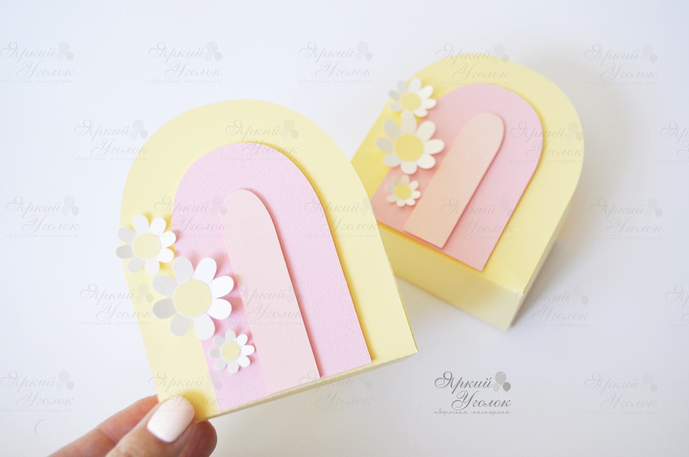 Коробочка с объемным декором Радуга