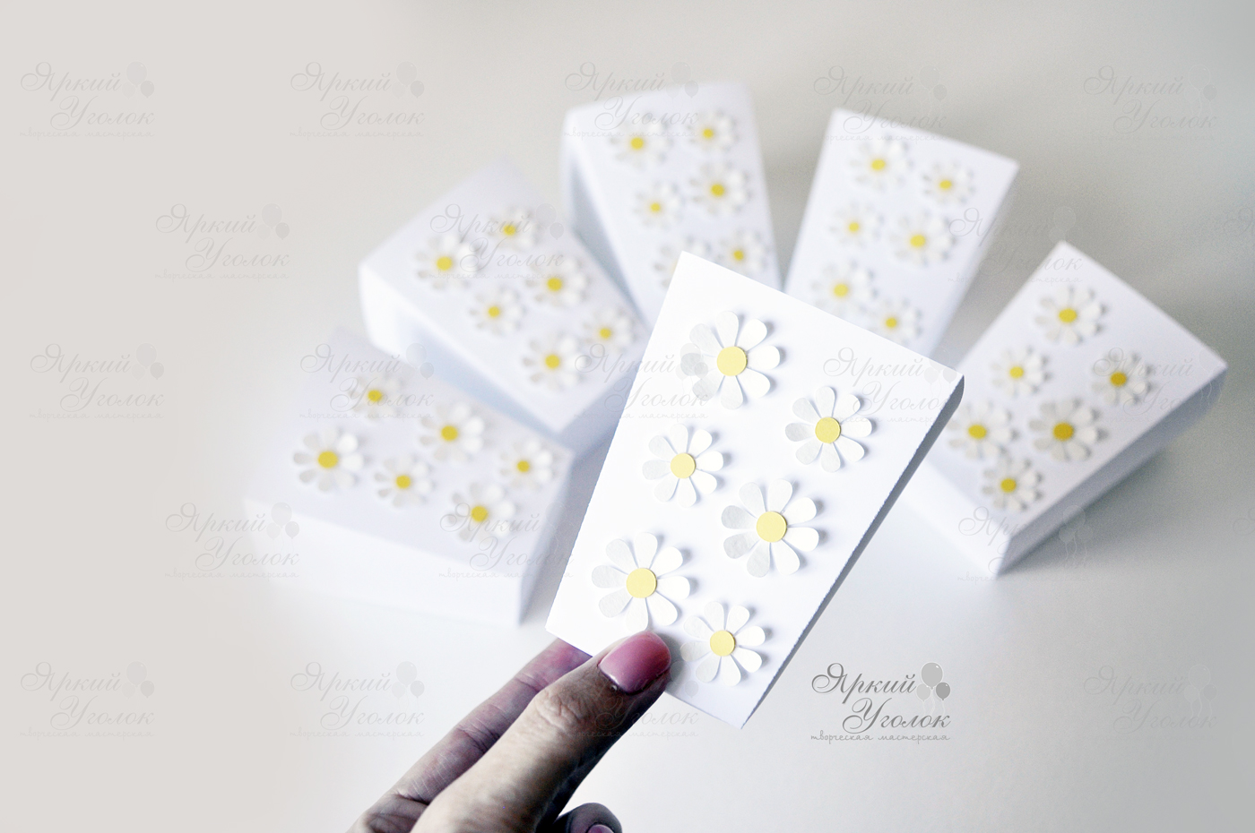 Стаканчики для сладостей или попкорна с объемным декором "Ромашки"