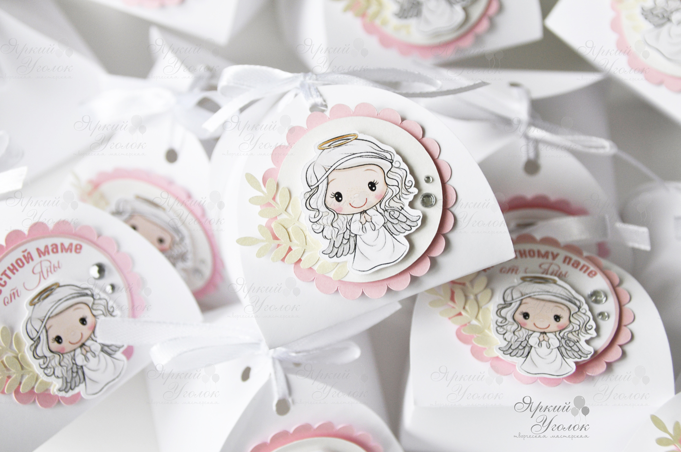 Маленькие бонбоньерки со сложным объемным декором "Ангелок"